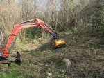 Hydraulic mulchers for excavators and skid steer loaders
